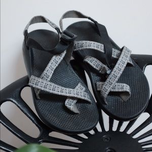 [Chaco] Black and Grey Sandals